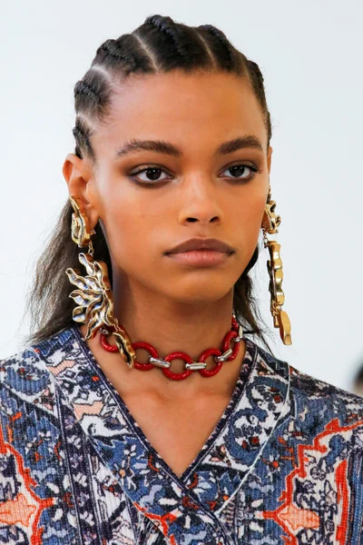 Look 52